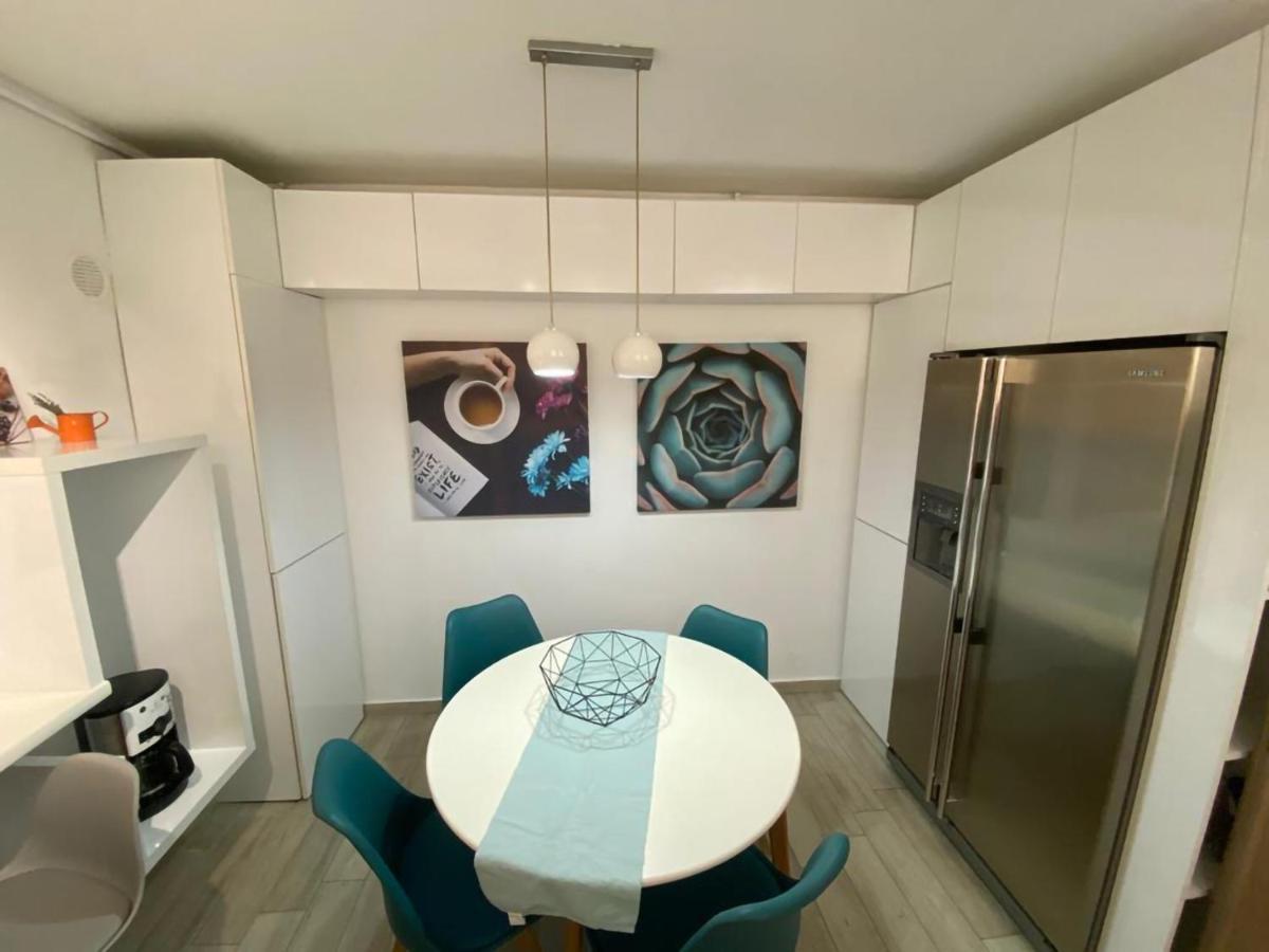 Beautiful Modern Apartment Craiova Exterior foto