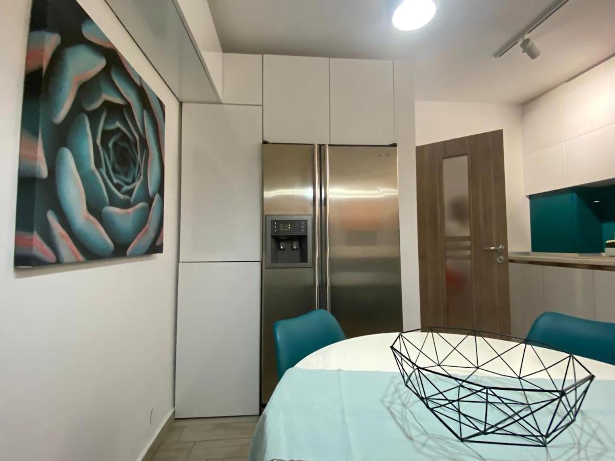 Beautiful Modern Apartment Craiova Exterior foto